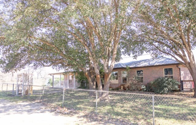 Home for sale at 3190 Pittman Rd in St.Hedwig, TX — photo 5