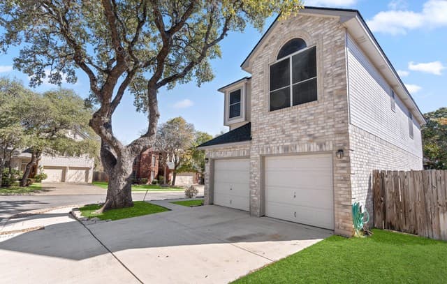 3-bedroom rental at 8814 Lost Arbor Cir in San Antonio, TX — photo 4