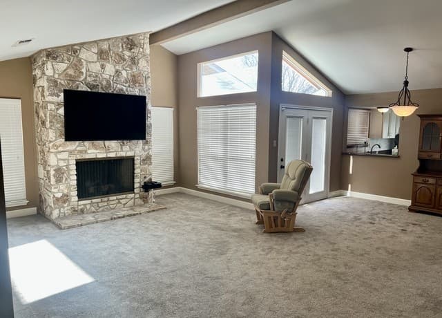 2-bedroom rental at 4202 Hilton Head in San Antonio, TX — photo 2