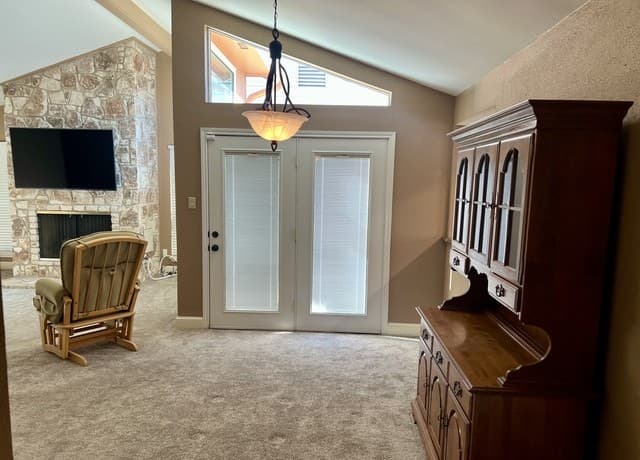 2-bedroom rental at 4202 Hilton Head in San Antonio, TX — photo 3