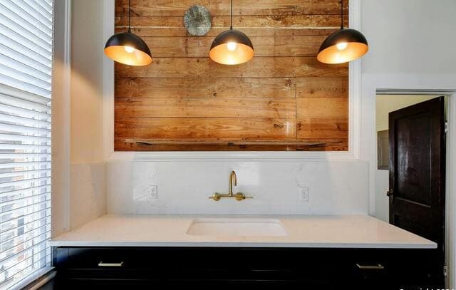 1-bedroom rental at 423 W Woodlawn Ave Unit 2 in San Antonio, TX — photo 2