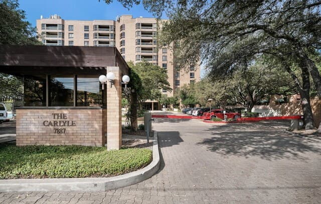 2-bedroom rental at 7887 Broadway Unit 707 in San Antonio, TX — photo 1