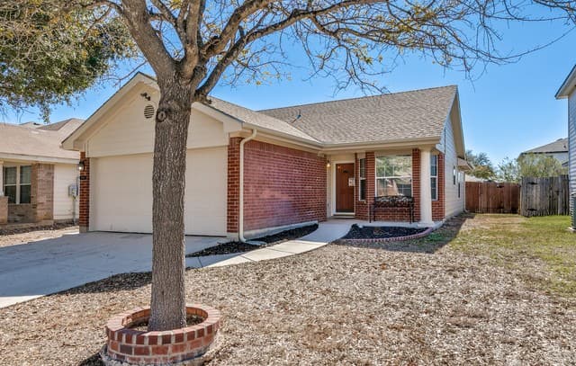 3-bedroom rental at 6822 Freedom Ridge in San Antonio, TX — photo 2