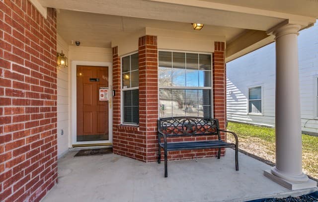 3-bedroom rental at 6822 Freedom Ridge in San Antonio, TX — photo 4
