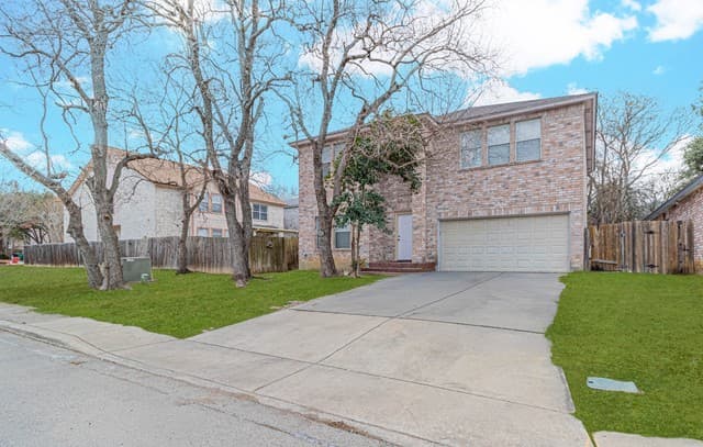 Home for sale at 11015 Kimes Park Dr in San Antonio, TX — photo 2