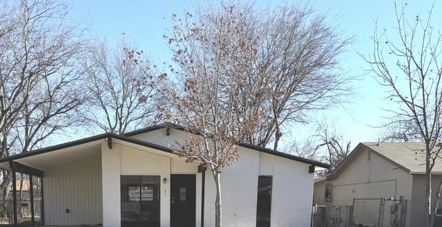 3-bedroom rental at 5915 Highfield in San Antonio, TX — photo 1
