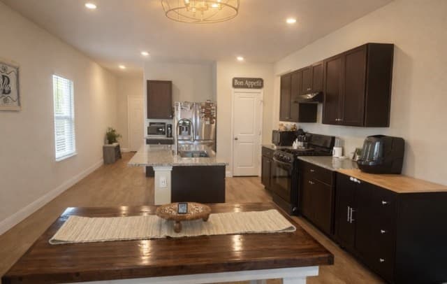 4-bedroom rental at 177 Middle Green loop in Floresville, TX — photo 5
