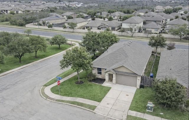 4-bedroom rental at 7002 Pandora Way in San Antonio, TX — photo 3