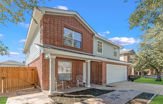 4-bedroom rental at 6942 Caribou Crk in San Antonio, TX — photo 2