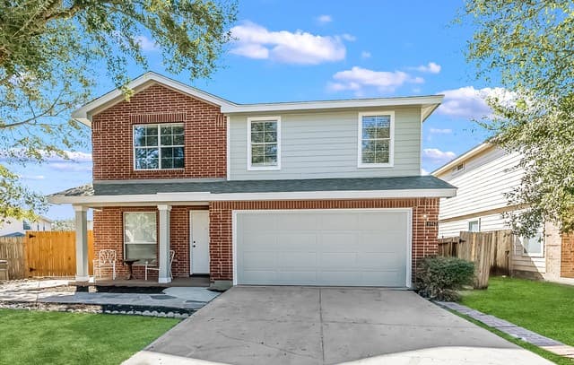 4-bedroom rental at 6942 Caribou Crk in San Antonio, TX — photo 3