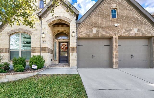 4-bedroom rental at 14618 Hallows in San Antonio, TX — photo 1