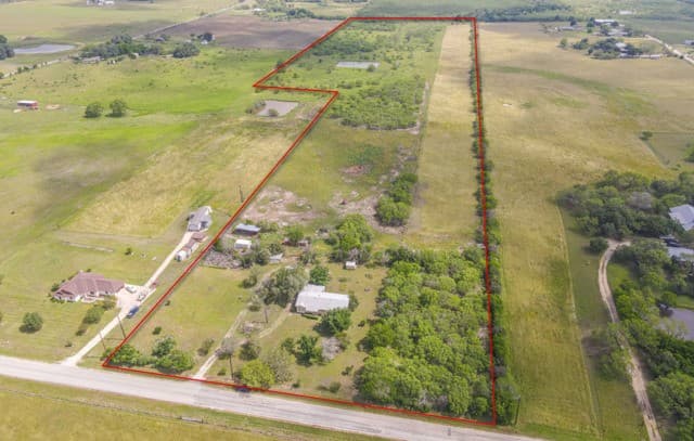 rental at 320 Graytown in St Hedwig, TX — photo 1