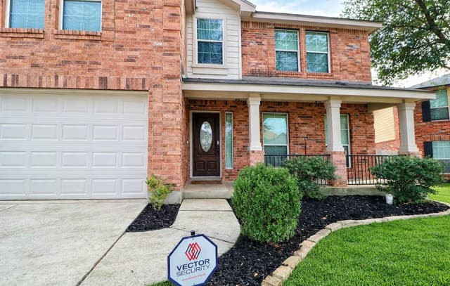 3-bedroom rental at 5110 Stormy Skies in San Antonio, TX — photo 4