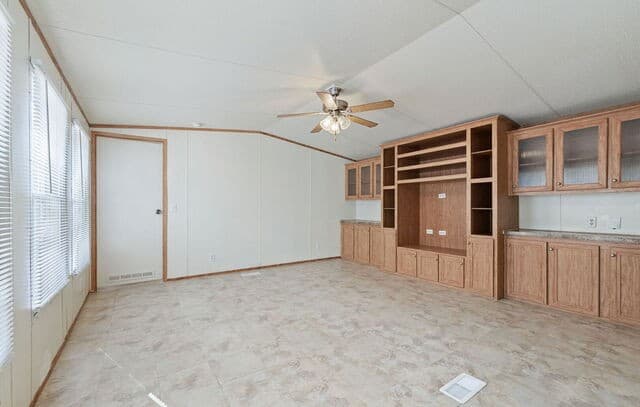 3-bedroom rental at 1606 Terrell in San Antonio, TX — photo 4