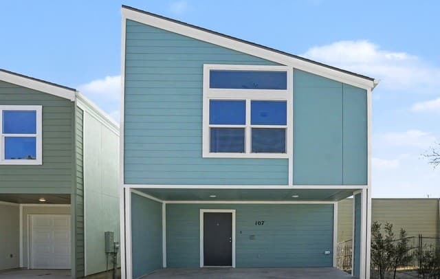 2-bedroom rental at 310 W Evergreen St #107 in San Antonio, TX — photo 1