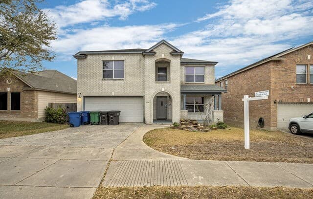 4-bedroom rental at 814 Butler in San Antonio, TX — photo 1