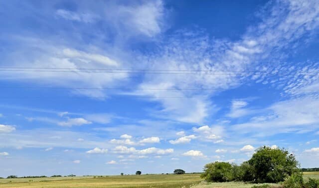 rental at TBD Fm472 in Bigfoot, TX — photo 1