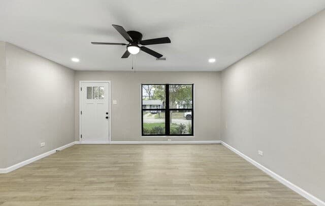 4-bedroom rental at 9810 Eveningway in San Antonio, TX — photo 3
