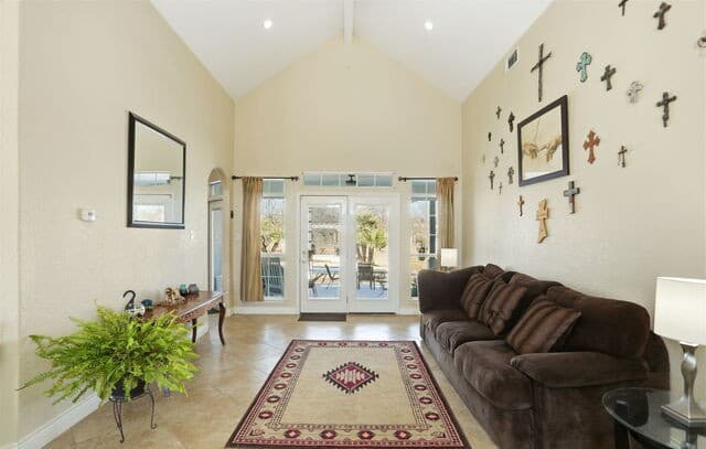 rental at 6695 Fm 3175 in Somerset, TX — photo 5