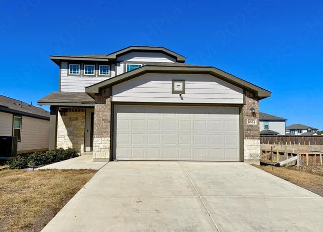 3-bedroom rental at 8563 Redhawk Loop in San Antonio, TX — photo 1