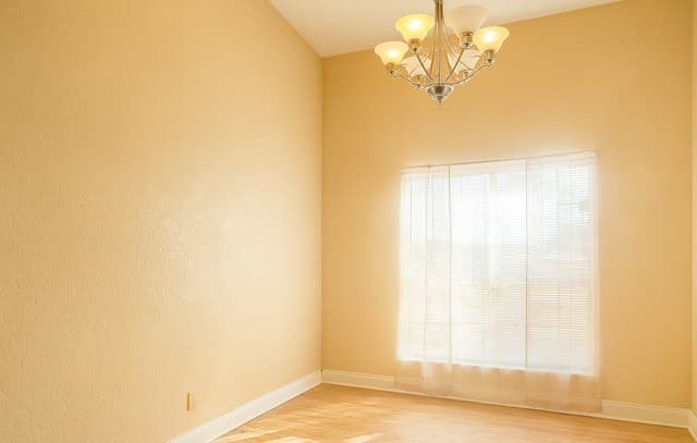 4-bedroom rental at 201 Cimarron in Floresville, TX — photo 5
