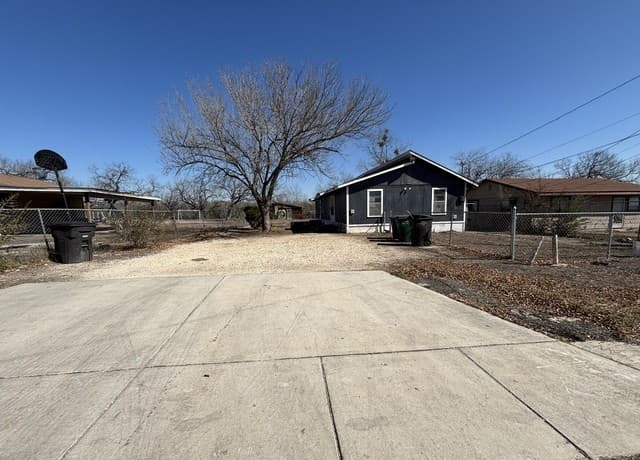 rental at 8814 Wilma Jean in San Antonio, TX — photo 3