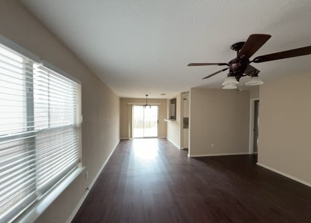 3-bedroom rental at 11342 Victory Cavern in San Antonio, TX — photo 2