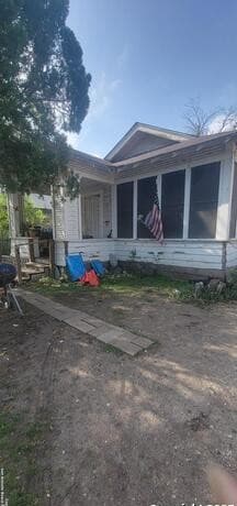 2-bedroom rental at 531 Cooper in San Antonio, TX — photo 1