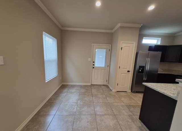 3-bedroom rental at 6506 Marcel Way Unit 104 in San Antonio, TX — photo 5