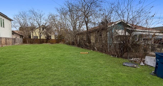 rental at 606 S Olive St in San Antonio, TX — photo 5