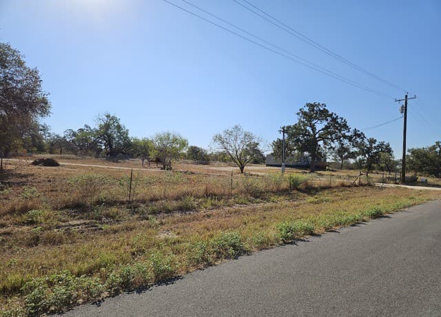 rental at 422 Pr Sunset Vista in Somerset, TX — photo 3