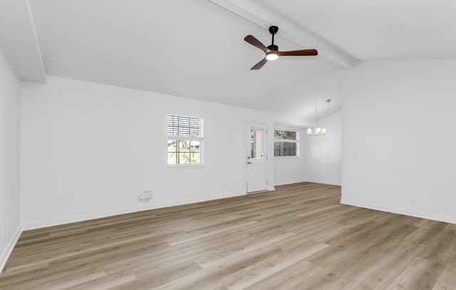 3-bedroom rental at 5618 Timber Rail in San Antonio, TX — photo 3