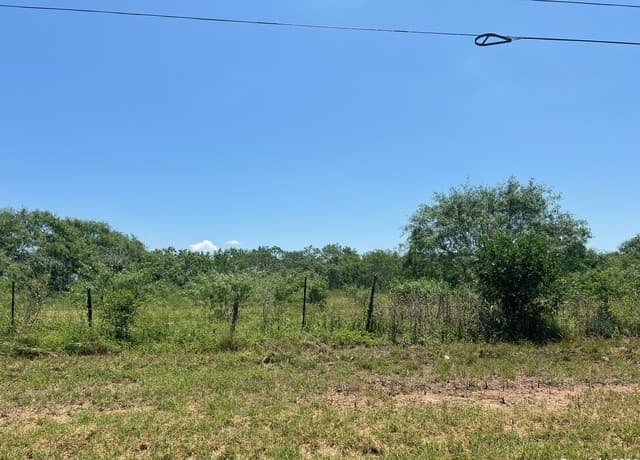 rental at 0 S Hwy 281 in Pleasanton, TX — photo 3