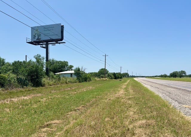 rental at 0 S Hwy 281 in Pleasanton, TX — photo 5