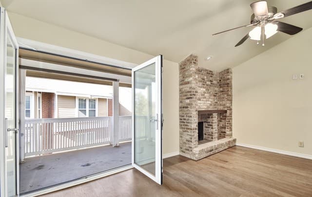 2-bedroom rental at 13130 Blanco Unit 1706 in San Antonio, TX — photo 4