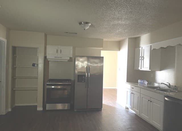 4-bedroom rental at 5522 Calistoga in San Antonio, TX — photo 5