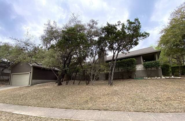 3-bedroom rental at 7530 Acorn Bend in San Antonio, TX — photo 3