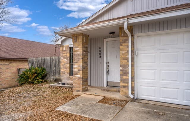 3-bedroom rental at 6003 Broadmeadow in San Antonio, TX — photo 4