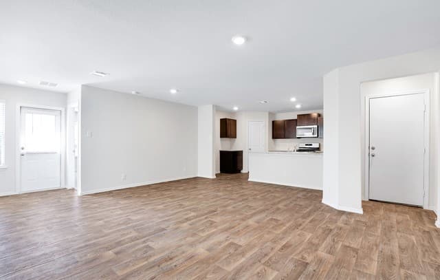 4-bedroom rental at 13512 Waxman Spark in San Antonio, TX — photo 4