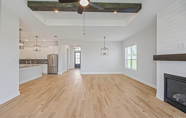 5-bedroom rental at 229 Jereth Crossing in Castroville, TX — photo 5