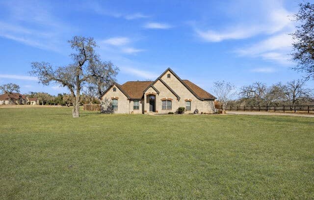 Home for sale at 108 Abrego Ridge in Floresville, TX — photo 4