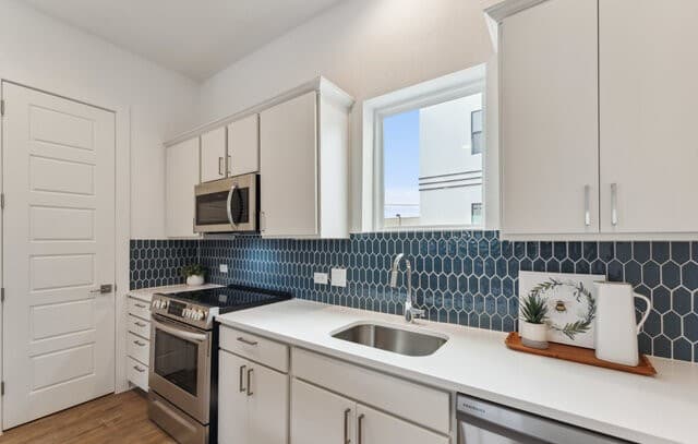 rental at 3214 N Elmendorf and 1735 Gramercy #201/301/302 in San Antonio, TX — photo 4
