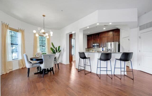 3-bedroom rental at 215 Center St Unit 311 in San Antonio, TX — photo 5
