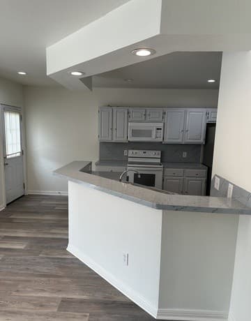 4-bedroom rental at 10463 Trailway Oak in San Antonio, TX — photo 3