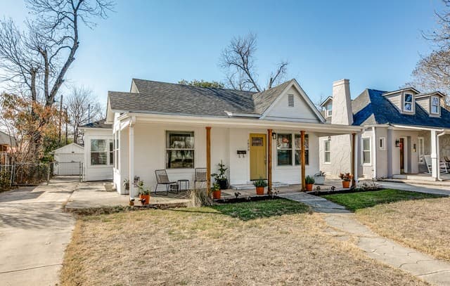3-bedroom rental at 1830 W Magnolia in San Antonio, TX — photo 2