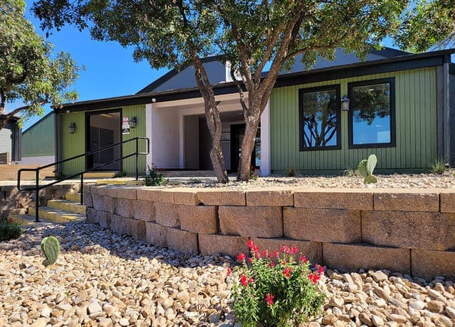 1-bedroom rental at 7200 S Presa Unit A1 in San Antonio TX
