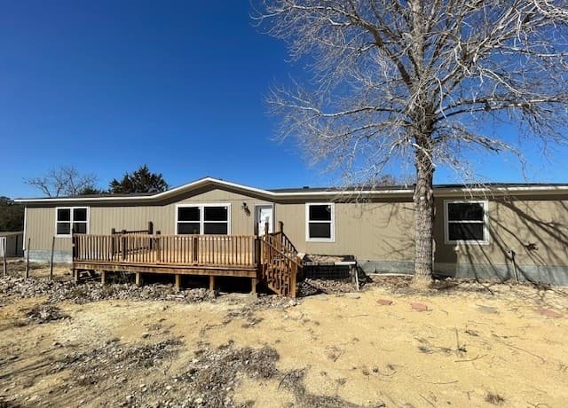 5-bedroom rental at 207 Hopi Trail in Bandera, TX — photo 1