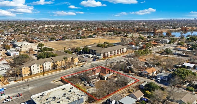 rental at 1802 Cincinnati in San Antonio, TX — photo 2