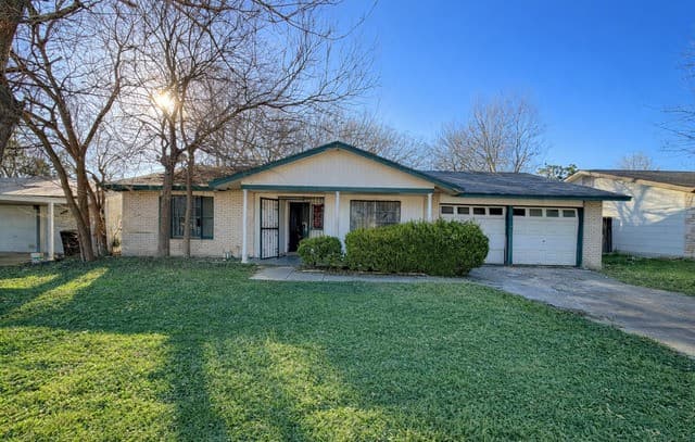 3-bedroom rental at 8515 Glen Ct in San Antonio, TX — photo 1