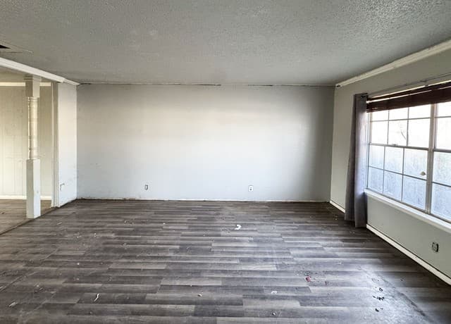 3-bedroom rental at 8515 Glen Ct in San Antonio, TX — photo 2